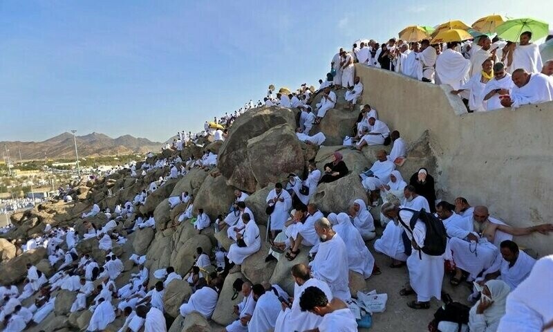 Pilgrims crowd Mount Arafat for climax of largest Hajj since Covid