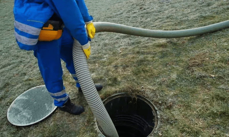 How to get rid of sewage water in tanks after Karachi urban flooding