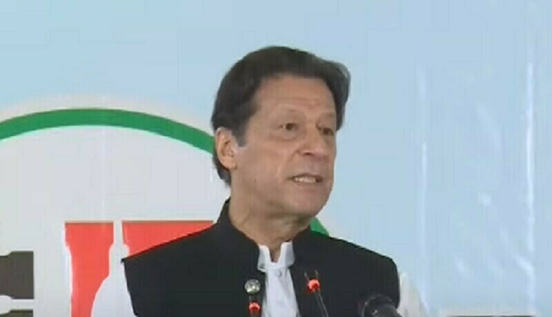 &lsquo;No one is infallible&rsquo;, says Imran in defence of u-turns