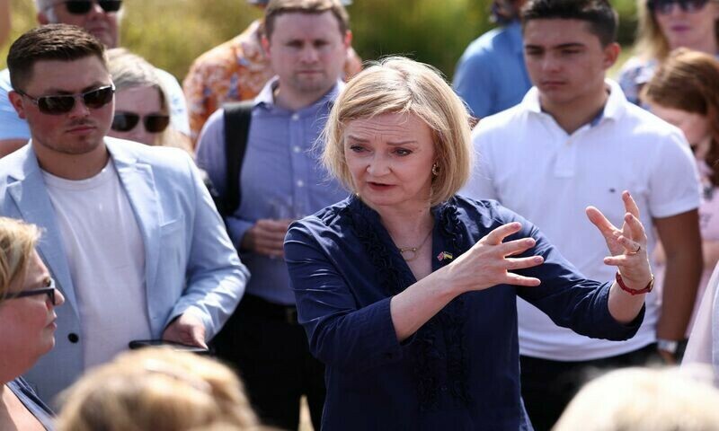 Britain&rsquo;s PM hopefuls promise to get tough on illegal migration