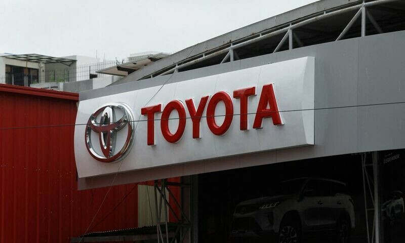 Toyota, Suzuki to partially shut Pakistan output over forex, shortage issues