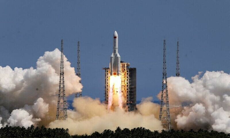 Chinese rocket falls to Earth, NASA says Beijing didn&rsquo;t share information