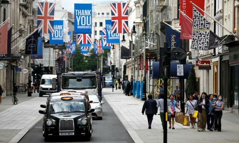 UK businesses expect zero growth over next 3 months, survey shows