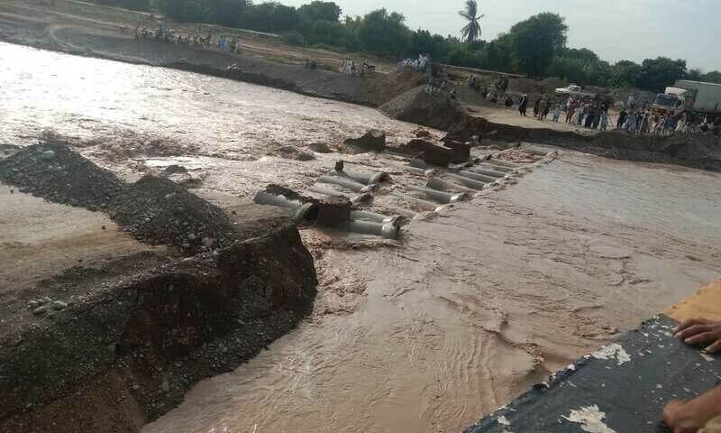 Karachi-Quetta highway closed due to heavy rainfall