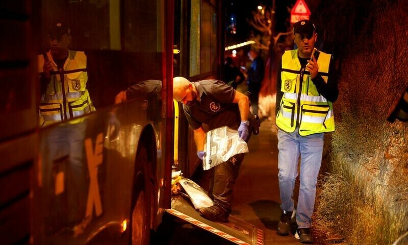 Eight wounded in Jerusalem bus shooting, suspect held