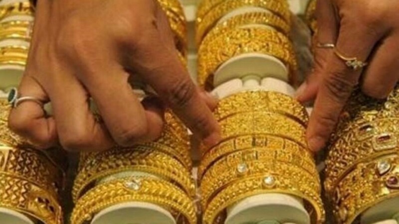 Gold price soars in Pakistan even as rupee gains ground against dollar