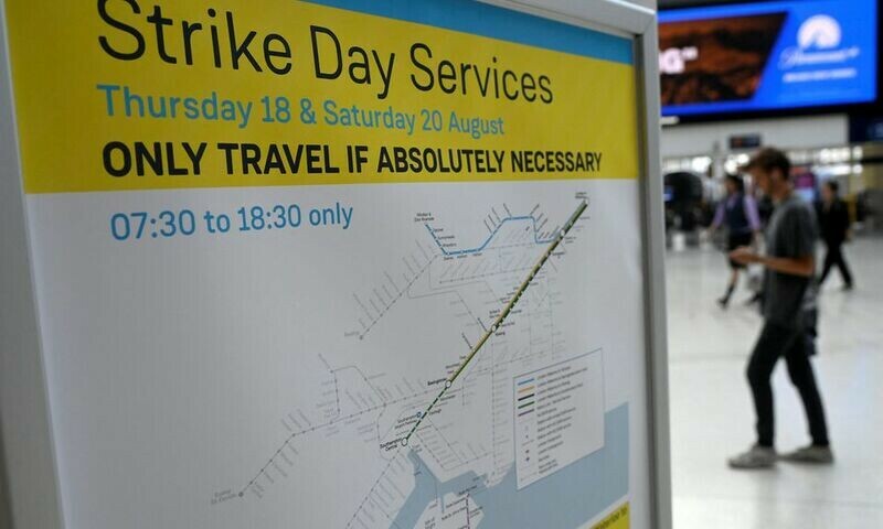Strikes bring London&rsquo;s transport network to a halt