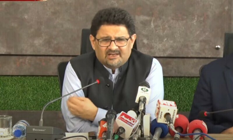 Miftah blasts Shaukat Tarin, Taimur Jhagra, PTI over &lsquo;audio tape&rsquo;