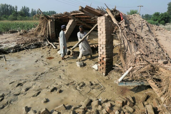 &lsquo;Epochal&rsquo; floods kill 380 children in Pakistan, 720 others