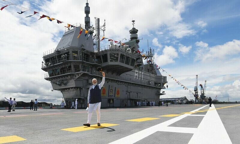 Modi commissions India&rsquo;s first home-built aircraft carrier in defence push