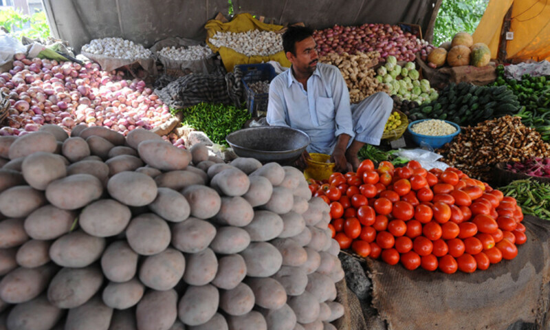 Onion, tomatoes price fall as Iran, Afghanistan send consignments