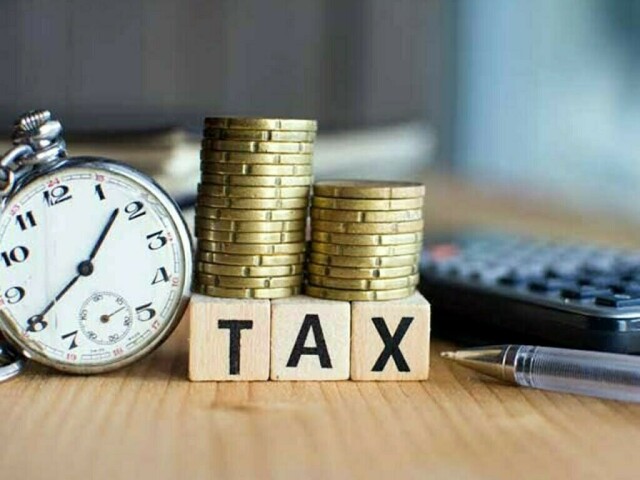 Supreme Court takes FBR to task over &lsquo;discriminatory&rsquo; tax on salaried class
