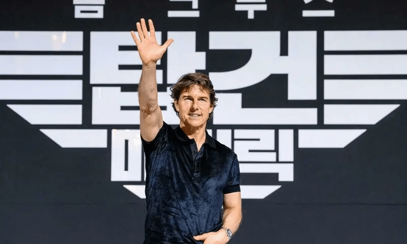 &lsquo;Top Gun: Maverick&rsquo; soars back to surprise lead in North American theaters