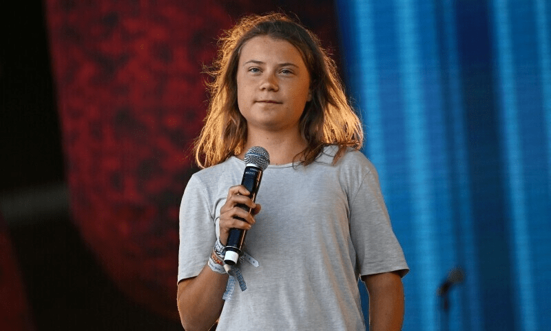 Highlighting Pakistan&rsquo;s flood woes, Greta Thunberg says Swedish politicians ignoring climate crisis
