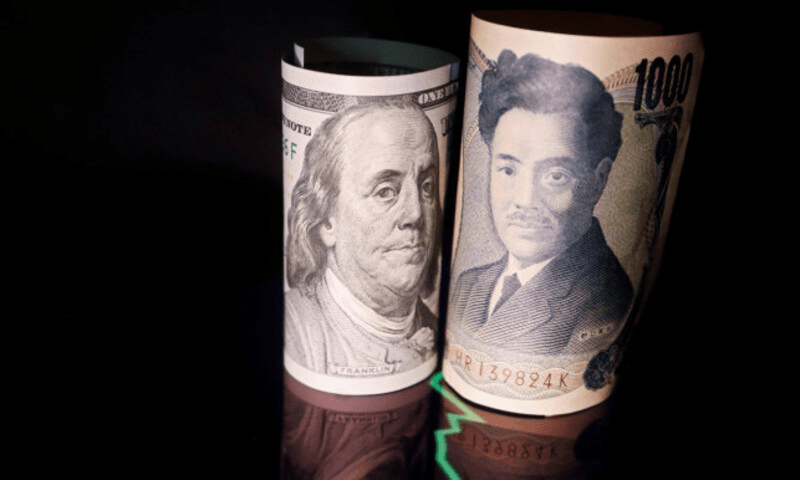 Dollar crushes yen as aggressive Fed bets ramp up