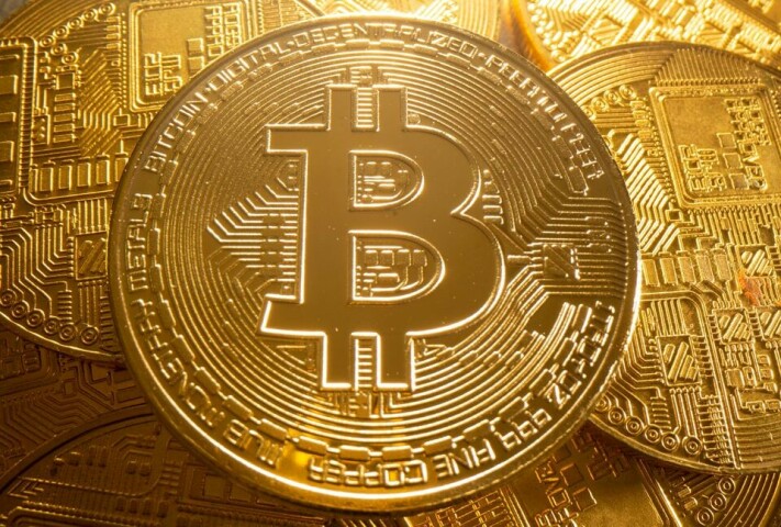 Bitcoin leaps over $20,000 as U.S. dollar sags