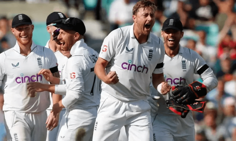 England cricketers arrive for first Pakistan tour since 2005