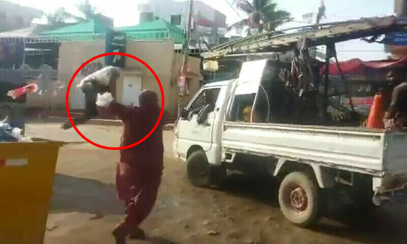 Addition of KMC tax in power bill: Karachiites start dumping garbage inside KE vehicles