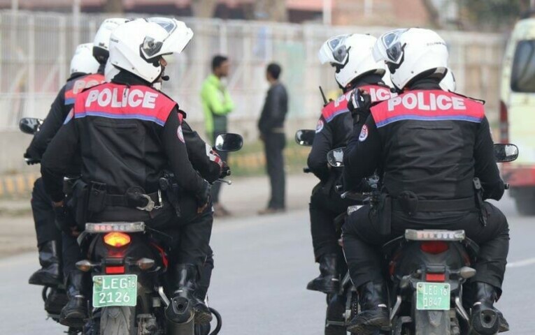 Cop who threatened Lahore&rsquo;s Dolphin Squad while drunk let off the hook