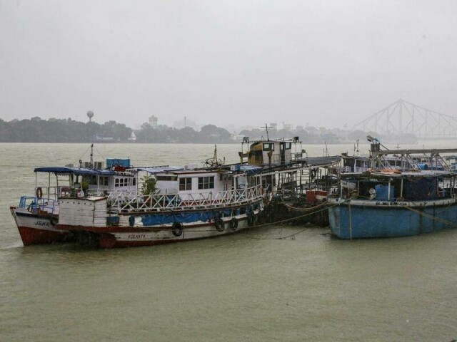 Bangladesh ferry accident kills 23, dozens missing