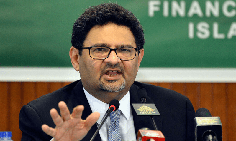 Miftah Ismail submits resignation to Nawaz Sharif