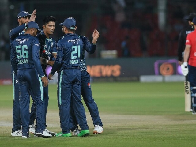 Rizwan, Rauf help Pakistan edge out England in fourth T20I