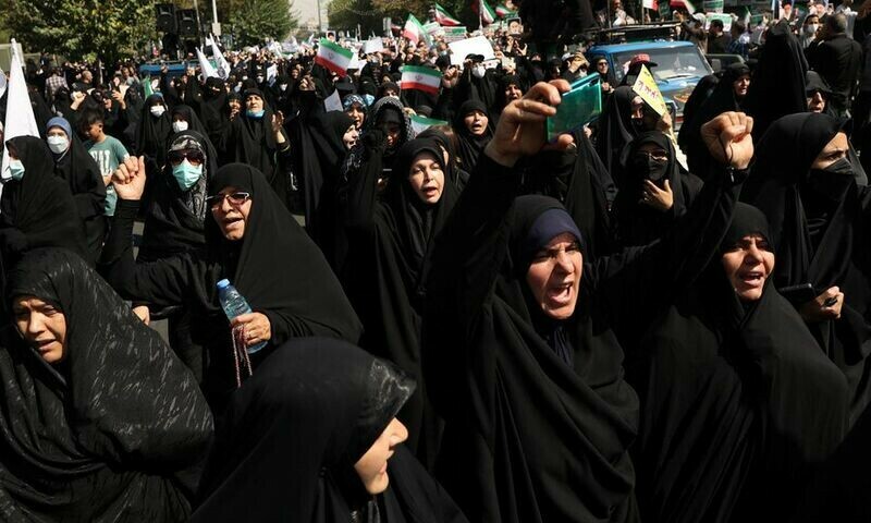 Iran says US trying to violate sovereignty over unrest, warns of response