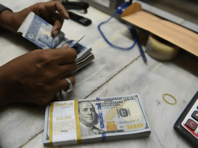 US dollar falls for the second consecutive day against rupee
