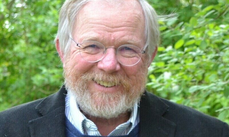 Bill Bryson to exit retirement to pen new book about Christmas