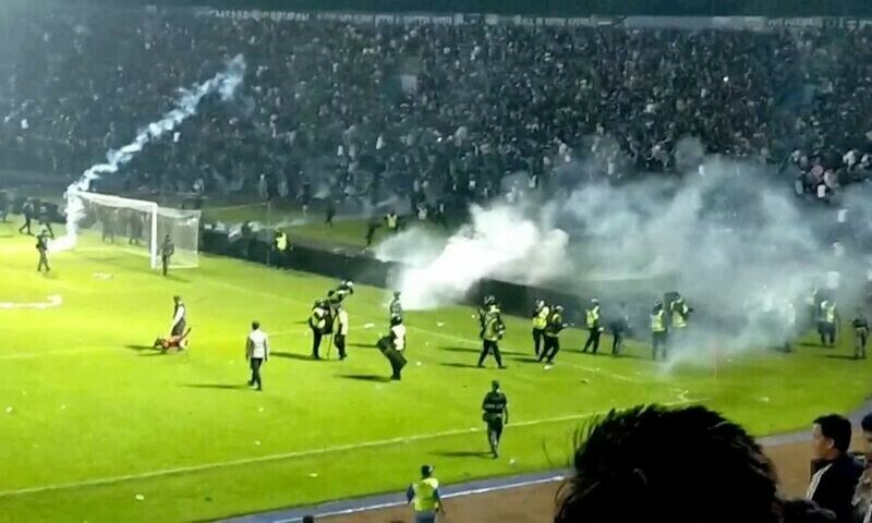 Stampede, riot at Indonesia football match kill 174, league suspended