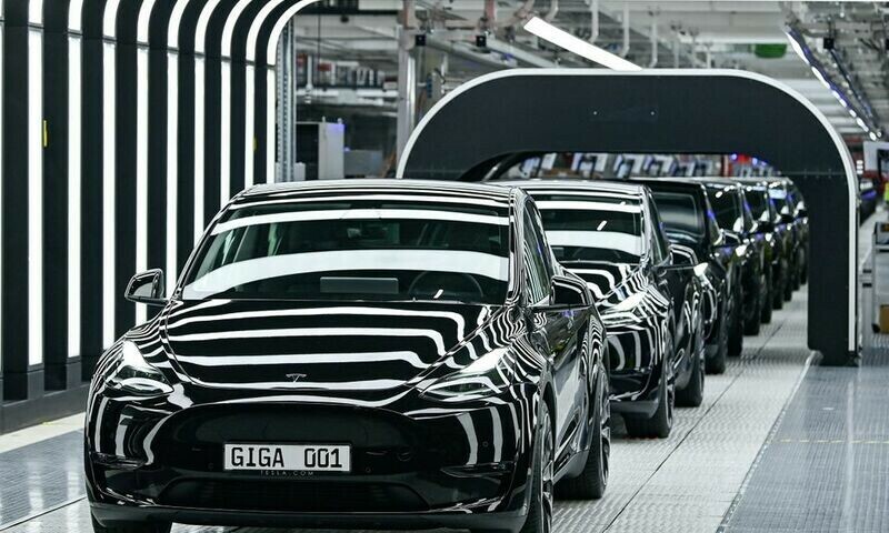 Tesla&rsquo;s logistical challenges overshadow record deliveries