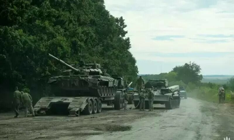 Ukrainian forces advance in south as Russia yields on second front
