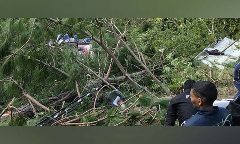25 dead after wedding bus falls into Indian gorge