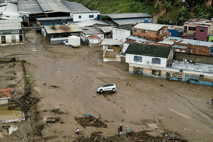 22 dead, more than 50 missing in Venezuela landslide