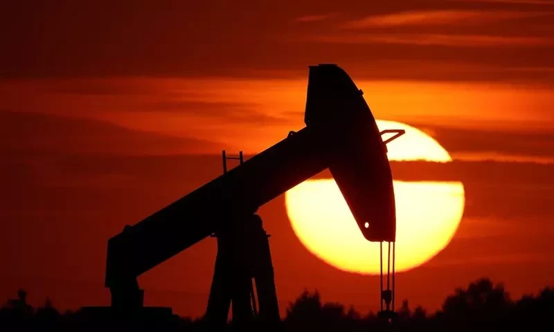 Oil edges up on weaker dollar, low US diesel stocks