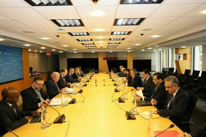 IMF, WB, IsDB assure Pakistan of continued support