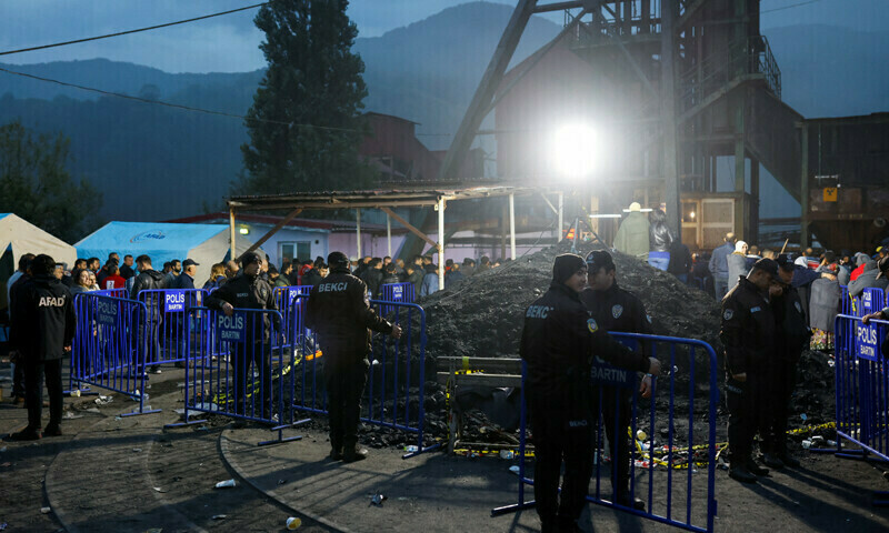 28 killed, dozens trapped in Turkey mine blast