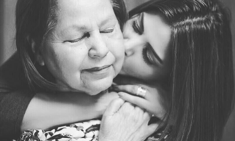 Hadiqa Kiani&rsquo;s mother passes away