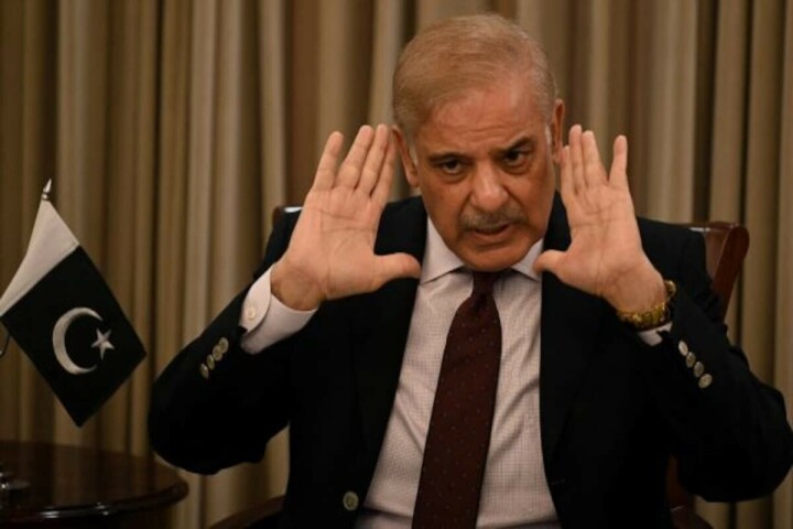 Imran using Arshad Sharif&rsquo;s tragic killing for petty politics, says PM Shehbaz