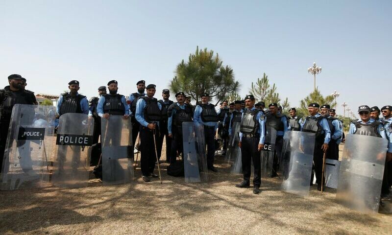 Islamabad police all set to thwart PTI long march