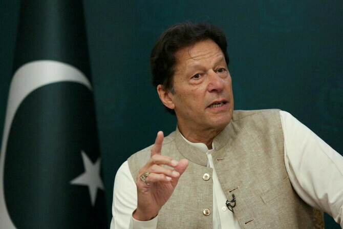 Imran Khan&rsquo;s wait-and-see policy keeps people guessing