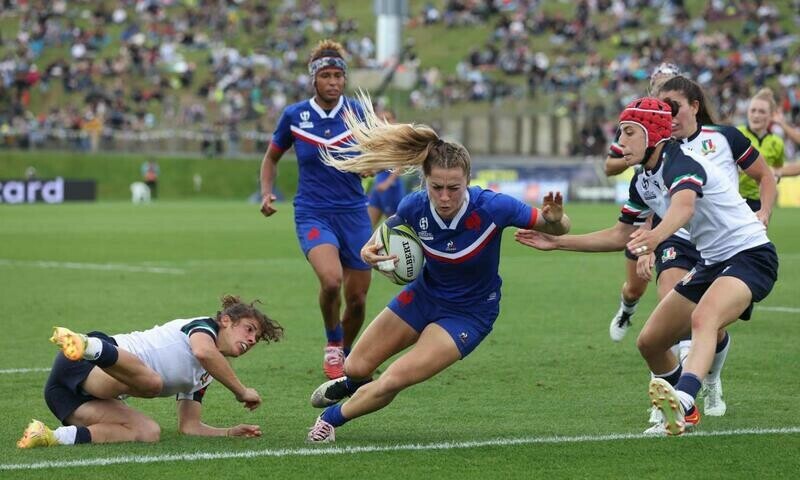 France cut loose to beat Italy in Rugby World Cup quarter-final