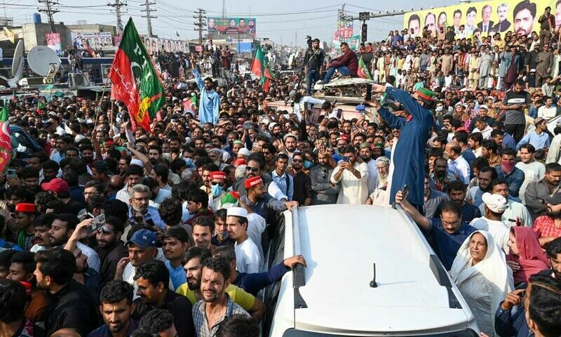 PTI still on roads with snap elections demand