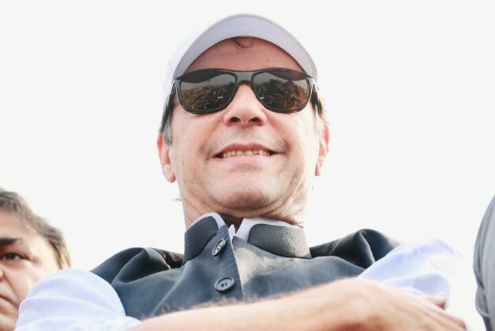 Imran continues Islamabad march with snap elections demand