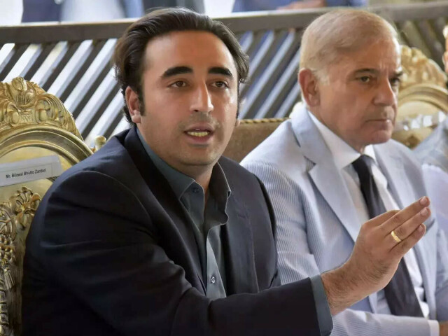 Political rivals strongly condemn attack on Imran Khan