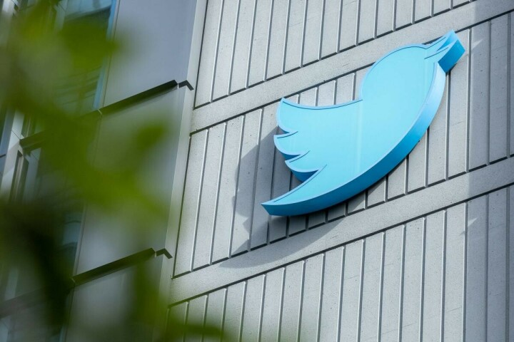 Twitter temporarily closes offices as layoffs begin