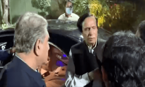 Pervaiz Elahi meets Imran Khan twice in a day but deadlock over FIR persists