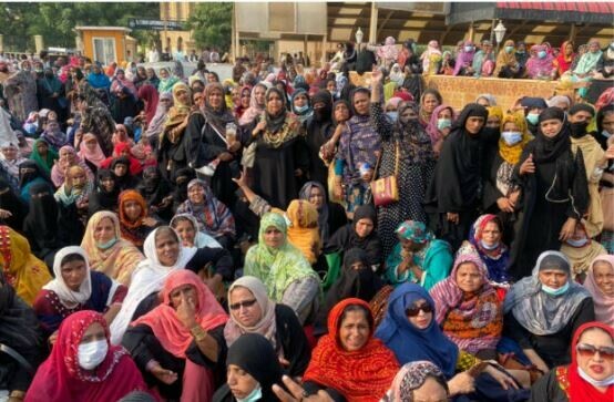 Sindh healthcare workers&rsquo; month-long protest over risk allowance continues