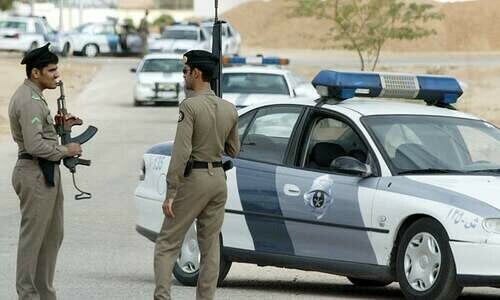 Saudis detain US citizen during Umrah