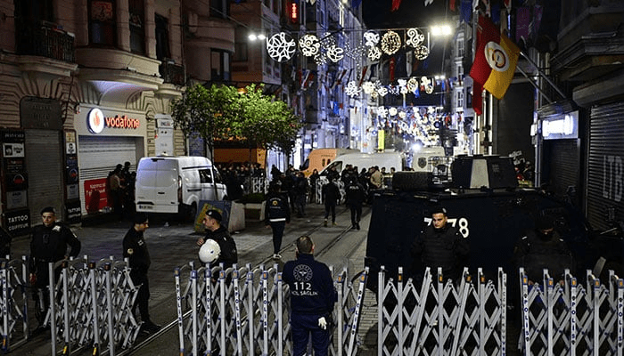 Turkey jails 17 suspects over deadly Istanbul attack